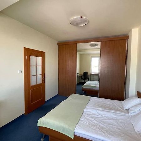 Apartman Obchodna Bratislava Ngoại thất bức ảnh