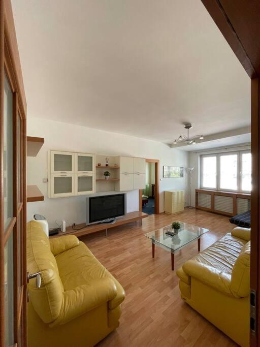 Apartman Obchodna Bratislava Ngoại thất bức ảnh