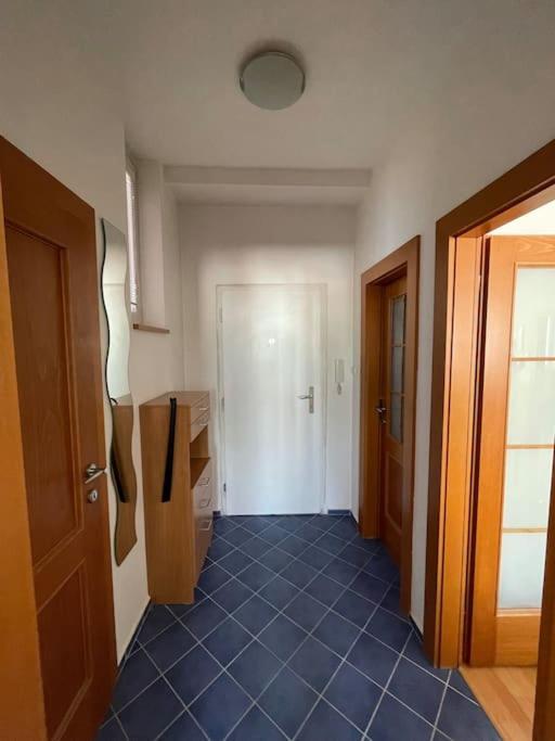 Apartman Obchodna Bratislava Ngoại thất bức ảnh
